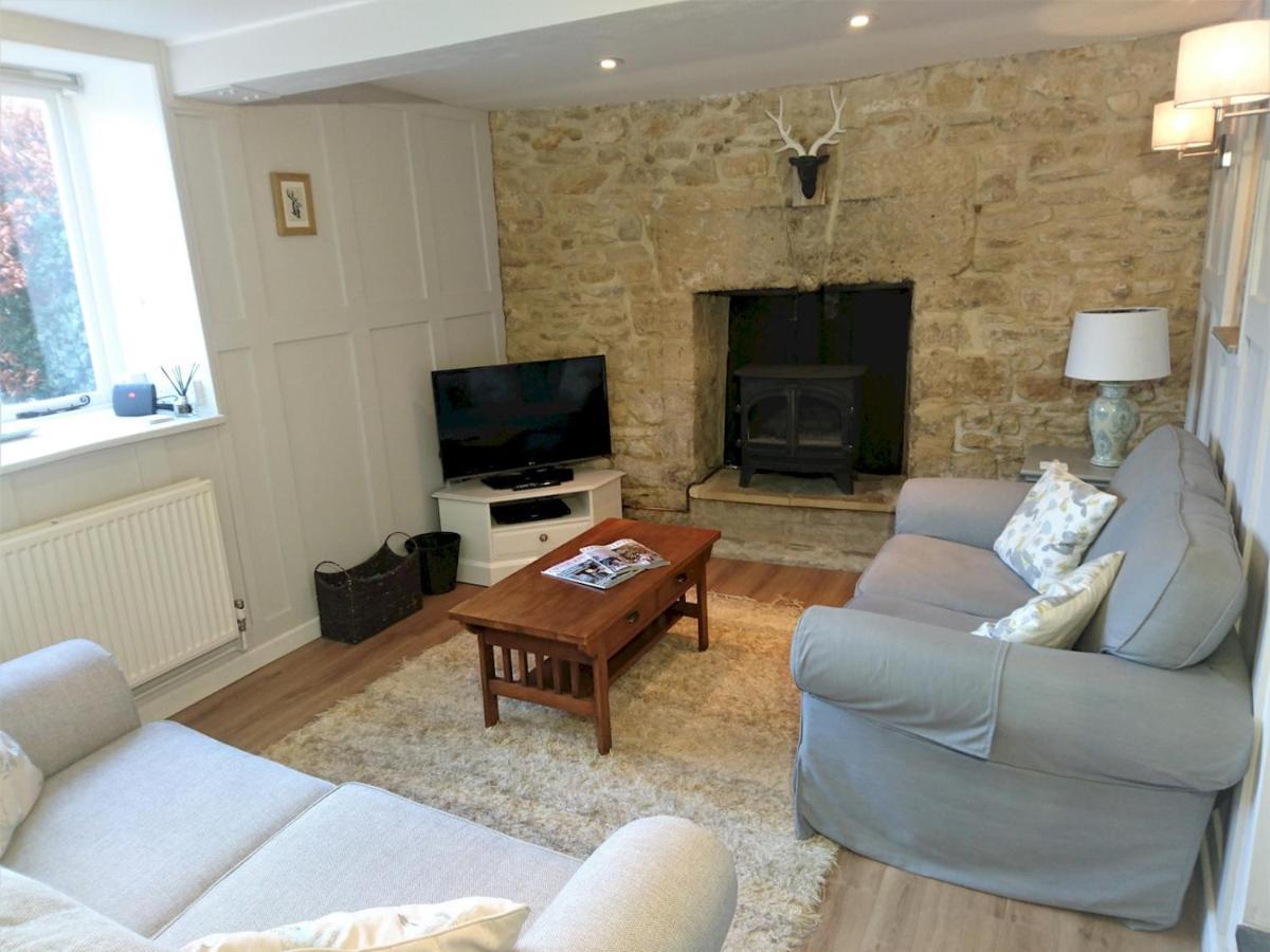 Pass The Keys The Pippins A Cotswold Cottage And Garden Parking Stow-on-the-Wold Exterior foto